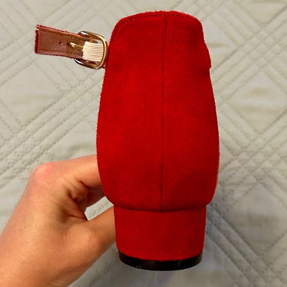 AMOJI Girls Dress Shoes, LIKE NEW, Red Faux Suede, Size 36 (US Kids 4-4.5) - Picture 3 of 8